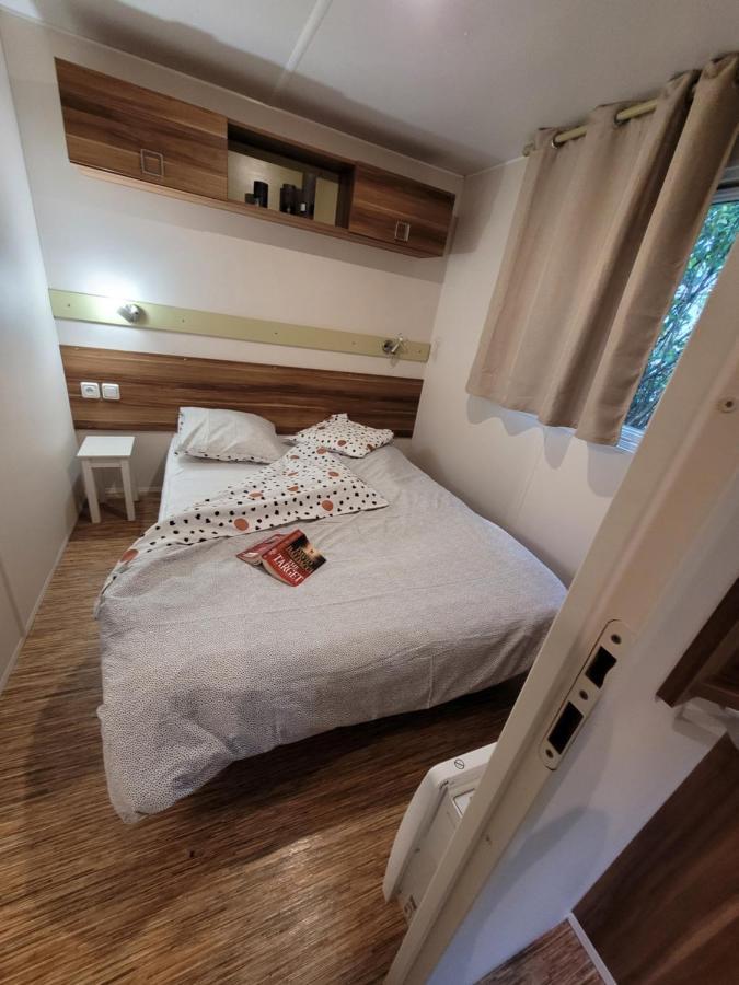 Camping Le Brochet Péronne Esterno foto